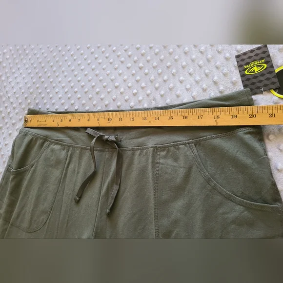 Athletic Works Olive and Coral Capri Pants Bundle - Picture 5 of 8